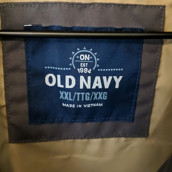 👣Old Navy Grey Puffer Vest with Pockets 2XL - Picture 2 of 5